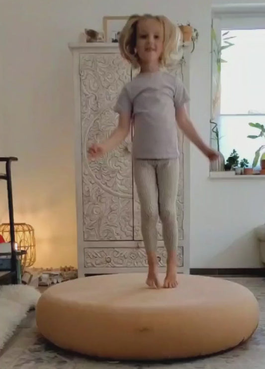 Child using indoor trampoline safe play Cyprus παιδί σε τραμπολίνο ασφάλεια
