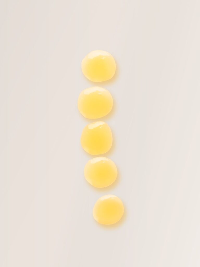 Magrada skincare oil texture close-up Cyprus oil περιποίησης δέρματος