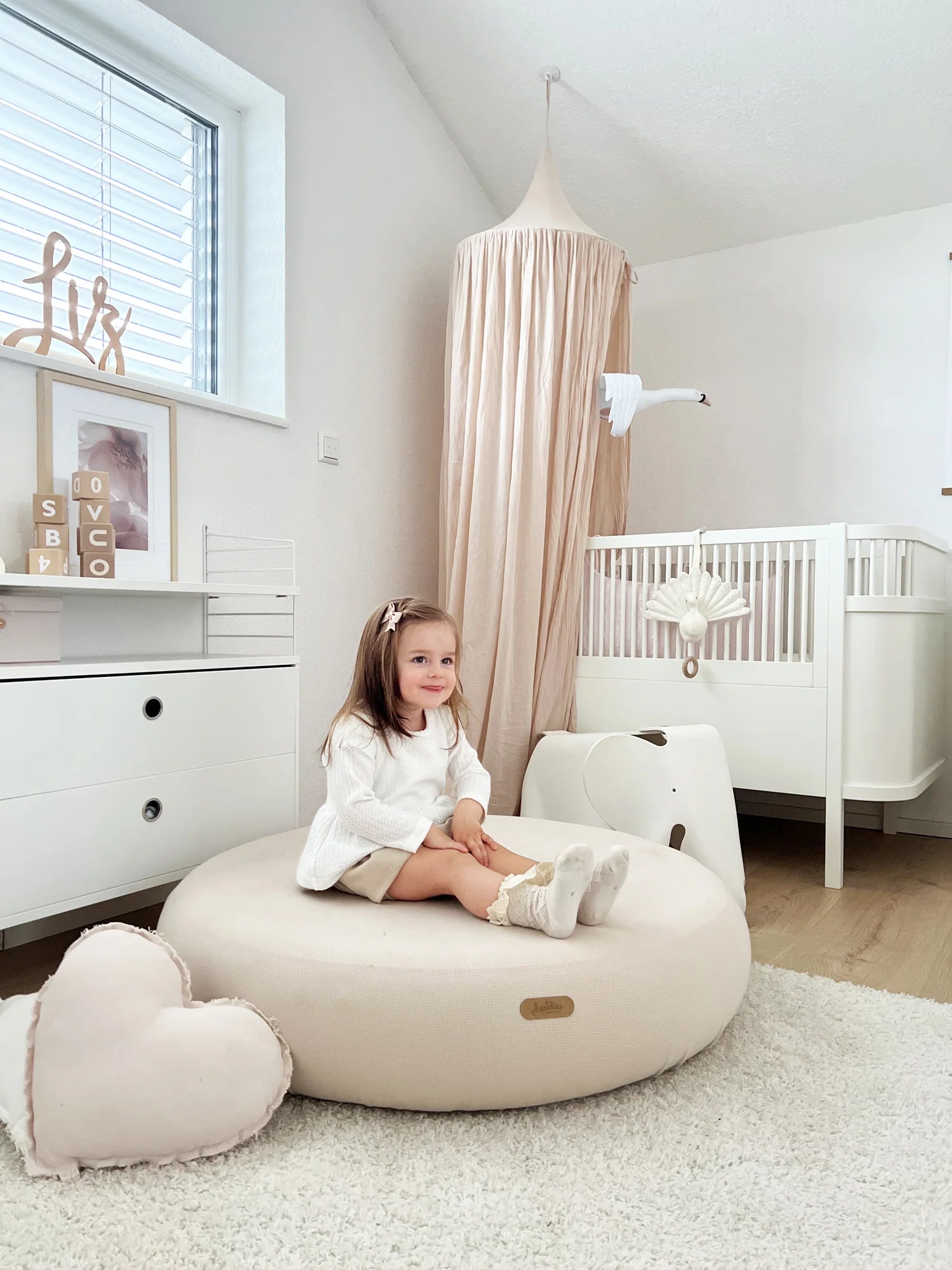 Indoor trampoline for kids in modern home Cyprus παιδικό δωμάτιο minimal design